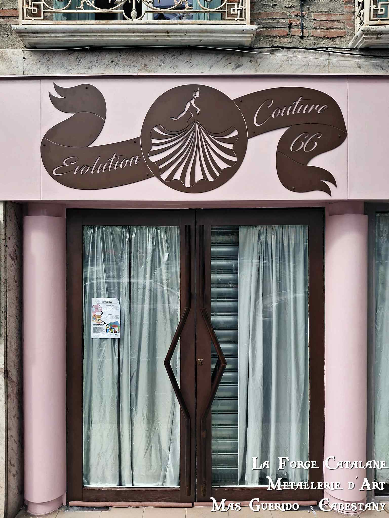 Enseigne couture decoupe laser forge catalane.jpg